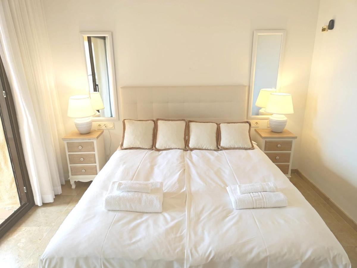 Апартаменты 15 First Line Penthouse With Wonderful Seaview Near Duquesa Golf Manilva Andalucia Экстерьер фото